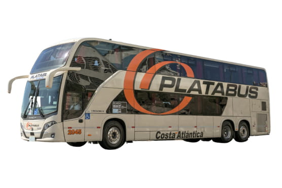 Empresa de micros Platabus viajando a Mar del Plata